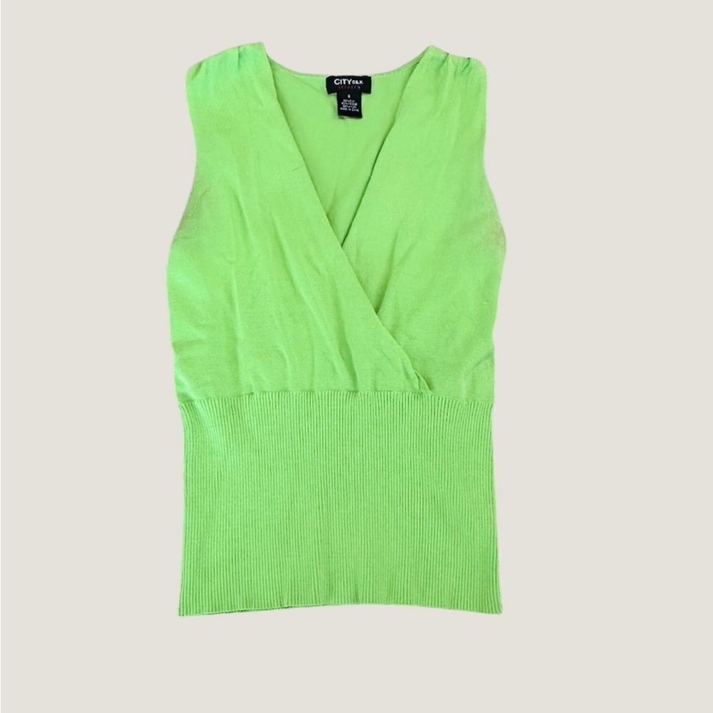 ✨3/$25✨ Y2K City Silk Lime Green Top